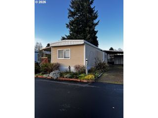 1400 CANDLELIGHT Dr 162, Eugene, OR 97402