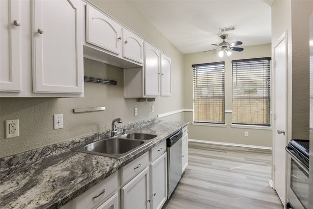 1117 Mckavett Drive, Fort Worth, TX 76140