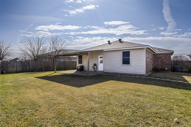 1117 Mckavett Drive, Fort Worth, TX 76140