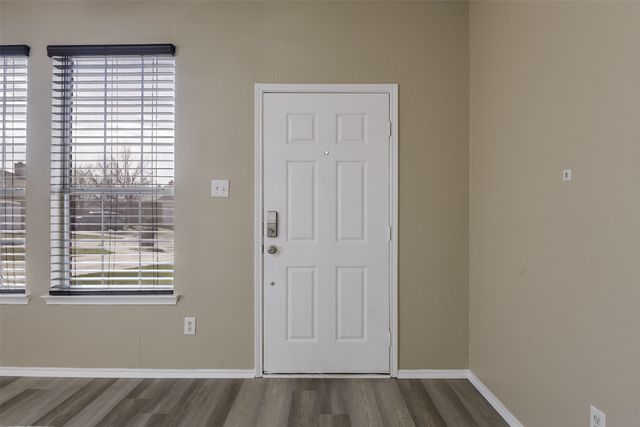 1117 Mckavett Drive, Fort Worth, TX 76140