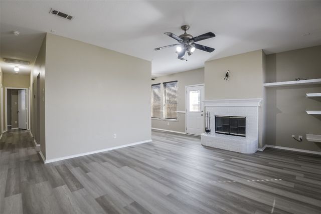 1117 Mckavett Drive, Fort Worth, TX 76140