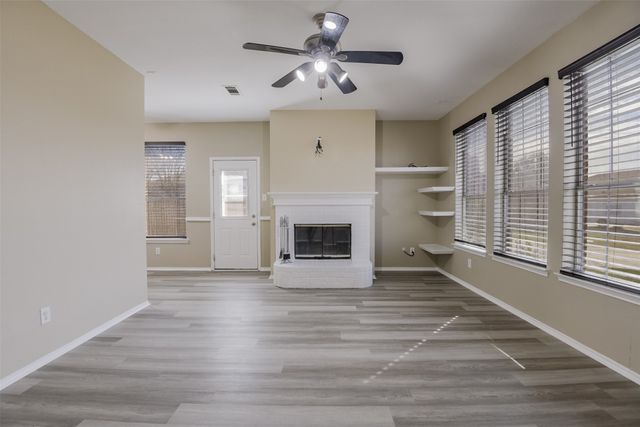 1117 Mckavett Drive, Fort Worth, TX 76140