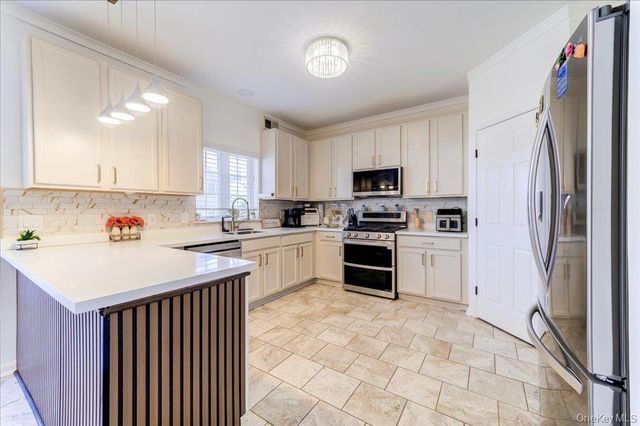 2723 Colonial Drive, New Windsor, NY 12553
