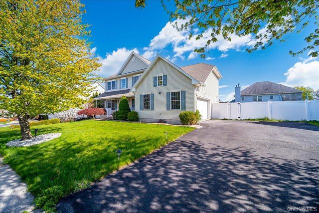 2723 Colonial Drive, New Windsor, NY 12553