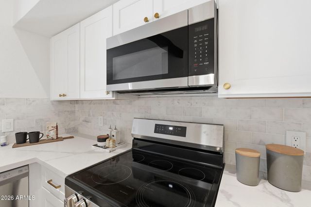 6813 W EVA Street, Peoria, AZ 85345