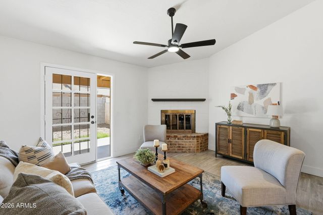 6813 W EVA Street, Peoria, AZ 85345