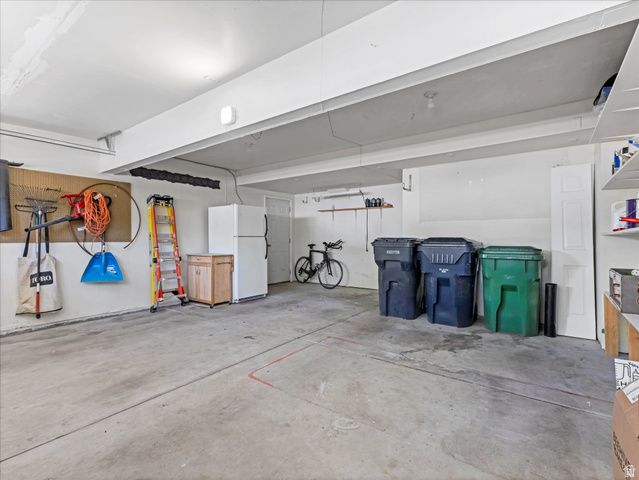 558 E CHERRY PLUM CT, Sandy, UT 84070