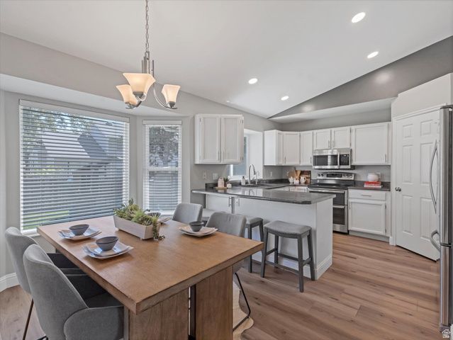 558 E CHERRY PLUM CT, Sandy, UT 84070