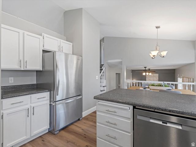 558 E CHERRY PLUM CT, Sandy, UT 84070