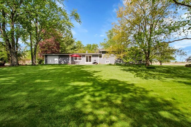 31471 N Ranch Road, Grayslake, IL 60030