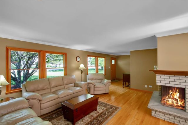 31471 N Ranch Road, Grayslake, IL 60030