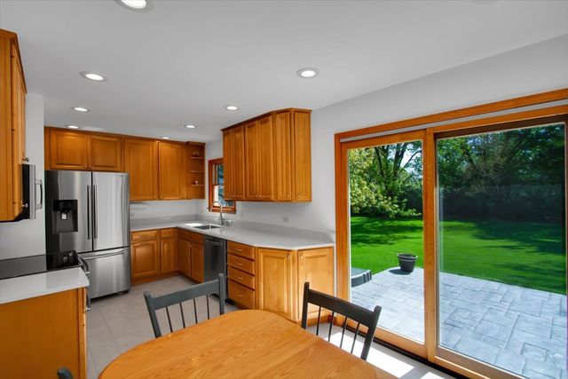 31471 N Ranch Road, Grayslake, IL 60030