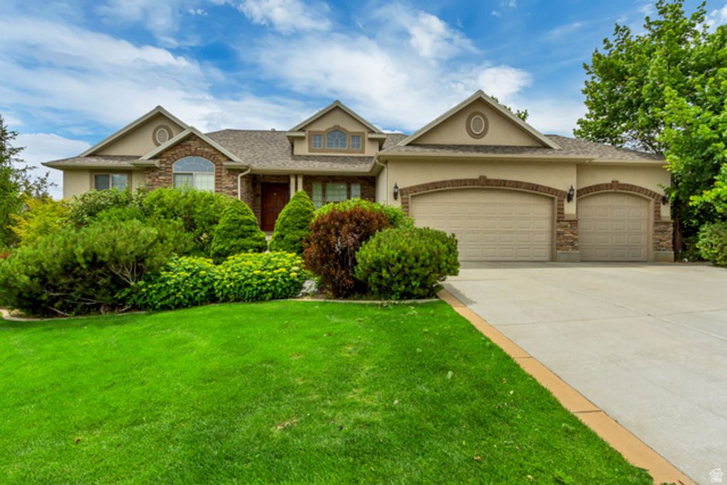 11493 N FLOWERING PLUM LN, Highland, UT 84003