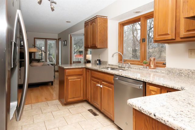 4224 SW 27th Street, Des Moines, IA 50321