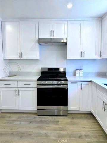 134 W 49th, Los Angeles, CA 90037