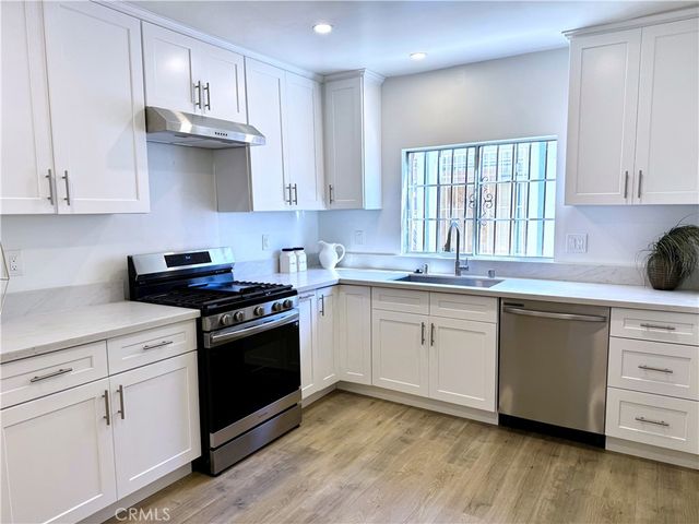 134 W 49th, Los Angeles, CA 90037