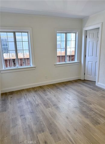 134 W 49th, Los Angeles, CA 90037