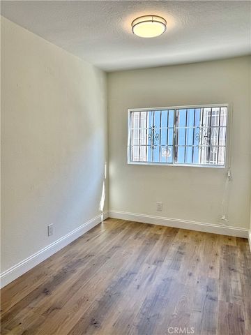 134 W 49th, Los Angeles, CA 90037