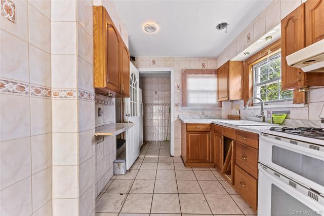 17 Midland Avenue, White Plains, NY 10606