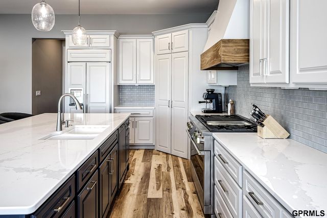 28420 Laurel Circle, Valley, NE 68064