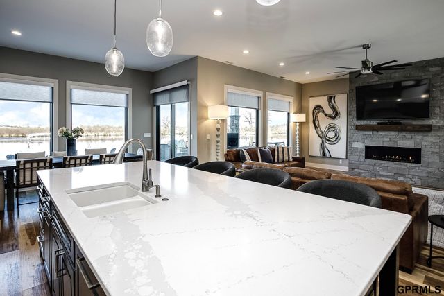 28420 Laurel Circle, Valley, NE 68064