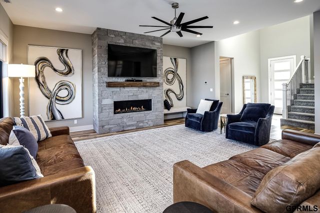 28420 Laurel Circle, Valley, NE 68064