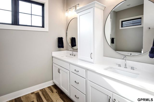 28420 Laurel Circle, Valley, NE 68064