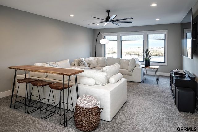 28420 Laurel Circle, Valley, NE 68064