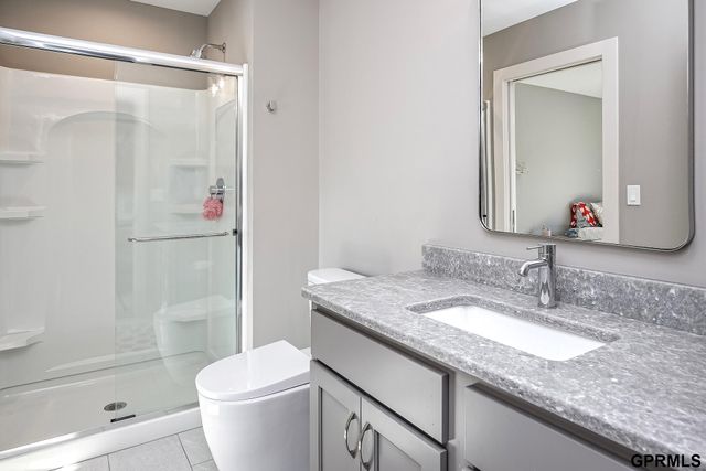 28420 Laurel Circle, Valley, NE 68064