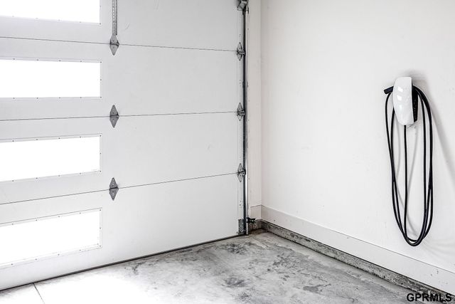 28420 Laurel Circle, Valley, NE 68064