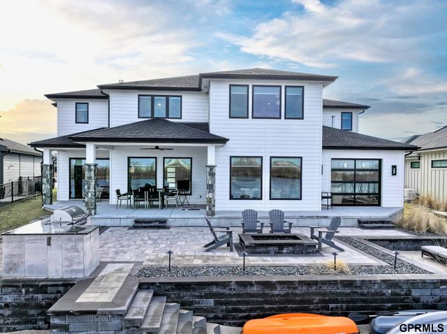 28420 Laurel Circle, Valley, NE 68064