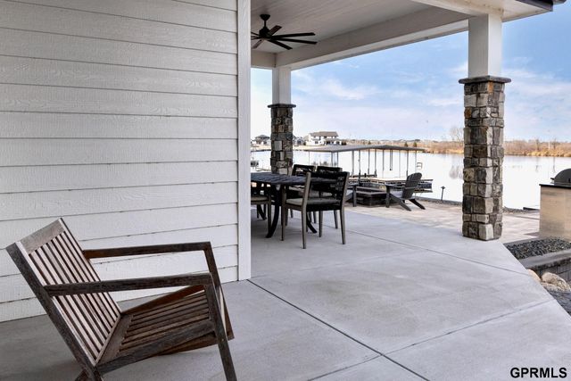 28420 Laurel Circle, Valley, NE 68064