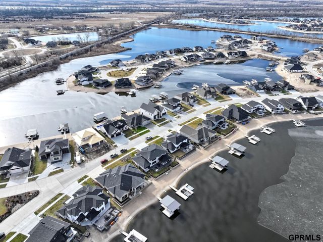 28420 Laurel Circle, Valley, NE 68064