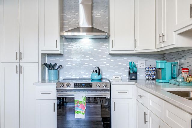 1208 Avenue K, Galveston, TX 77550