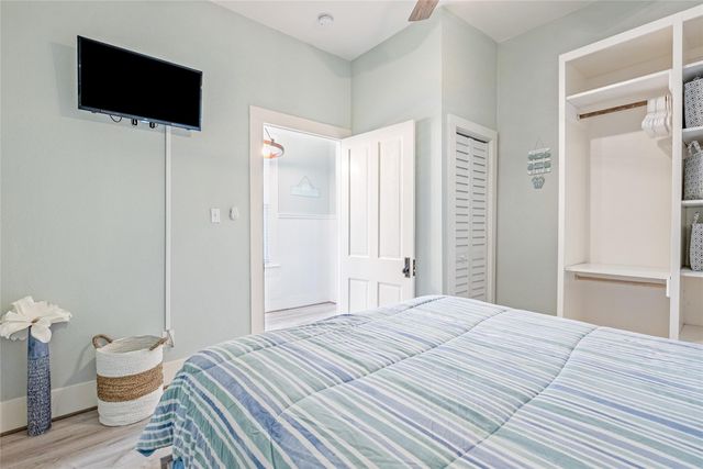 1208 Avenue K, Galveston, TX 77550