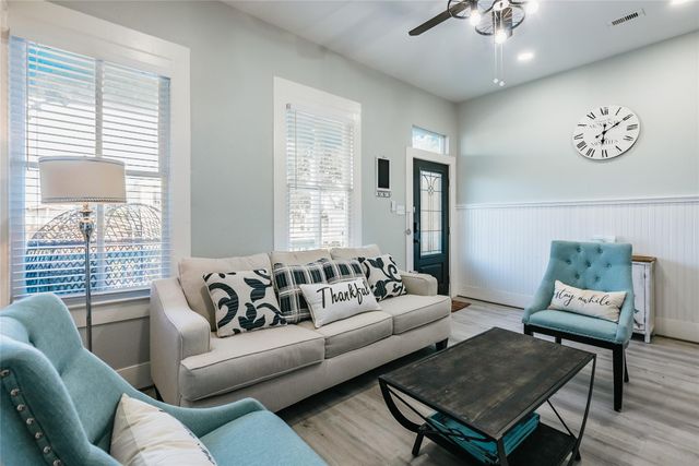 1208 Avenue K, Galveston, TX 77550