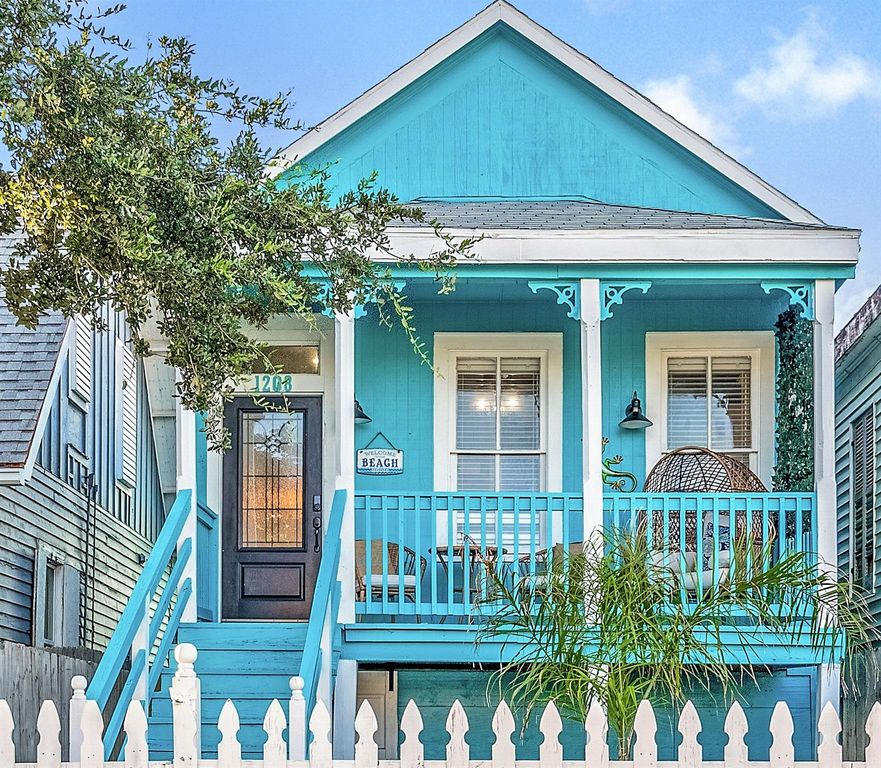 1208 Avenue K, Galveston, TX 77550