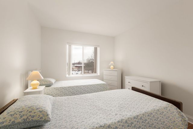 125 N Buffalo Grove Road 104, Buffalo Grove, IL 60089