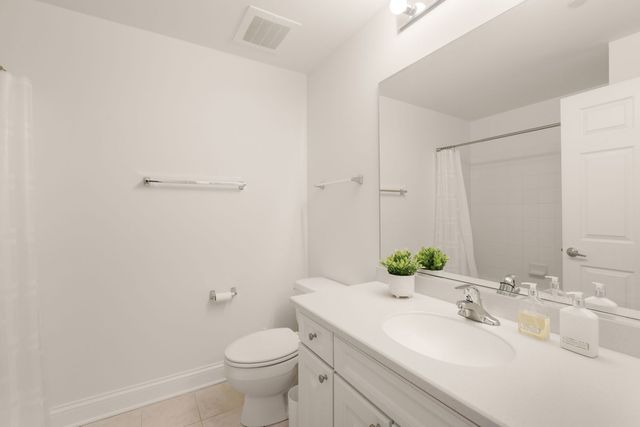 125 N Buffalo Grove Road 104, Buffalo Grove, IL 60089