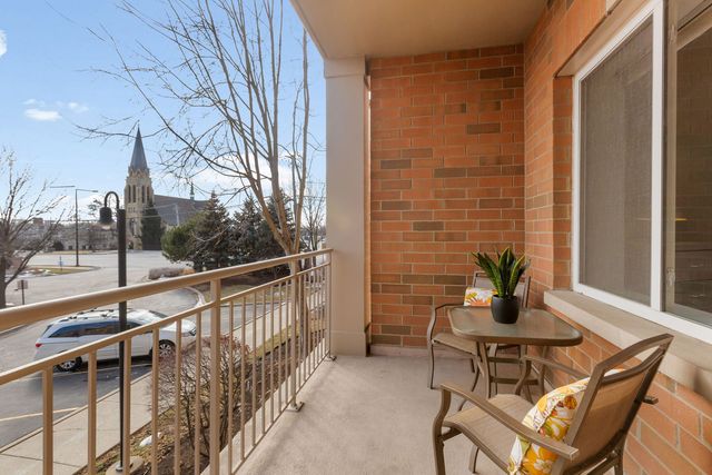 125 N Buffalo Grove Road 104, Buffalo Grove, IL 60089