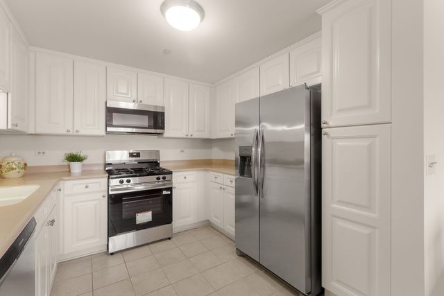 125 N Buffalo Grove Road 104, Buffalo Grove, IL 60089