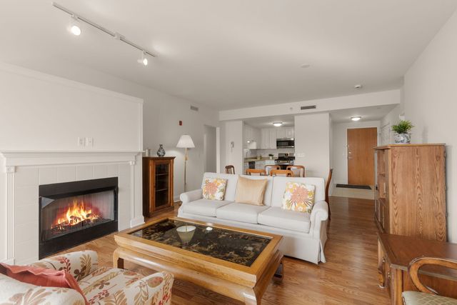 125 N Buffalo Grove Road 104, Buffalo Grove, IL 60089