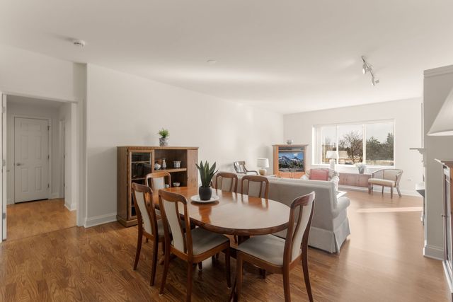 125 N Buffalo Grove Road 104, Buffalo Grove, IL 60089