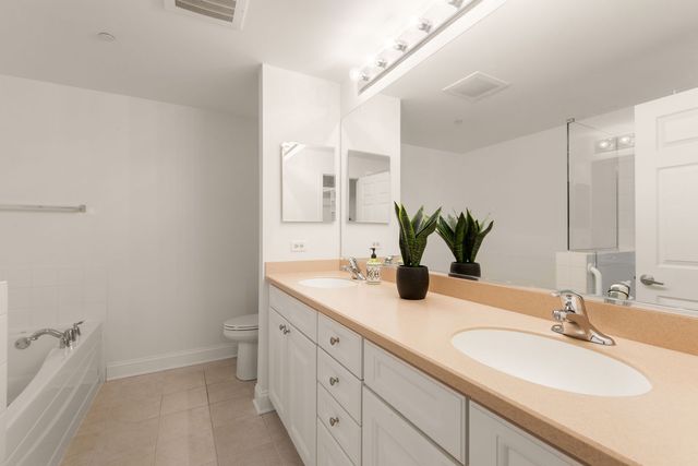 125 N Buffalo Grove Road 104, Buffalo Grove, IL 60089