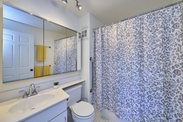 31 Angela Lane 31, Watertown, MA 02472