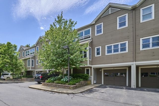 31 Angela Lane 31, Watertown, MA 02472