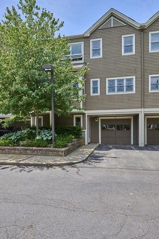 31 Angela Lane 31, Watertown, MA 02472