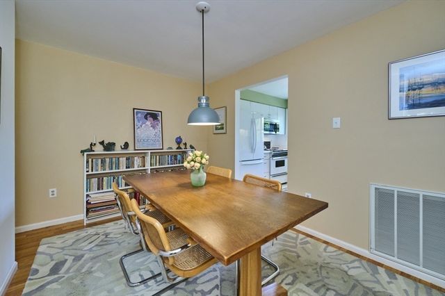31 Angela Lane 31, Watertown, MA 02472