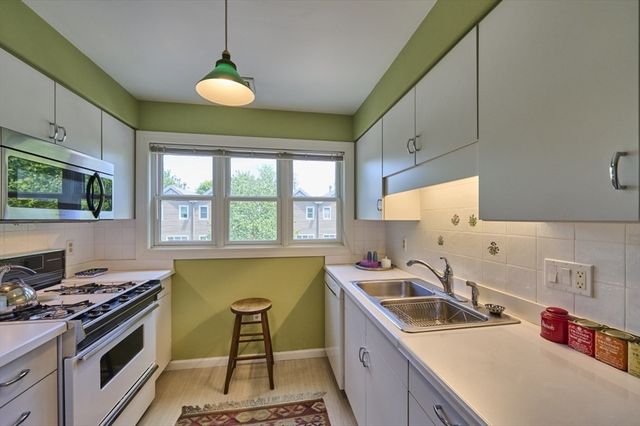 31 Angela Lane 31, Watertown, MA 02472