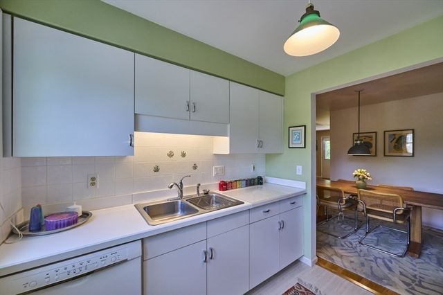 31 Angela Lane 31, Watertown, MA 02472